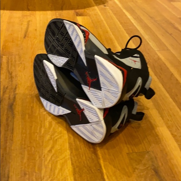 Jordon True Flight Black Varsity Red Wolf Grey - Picture 4 of 4